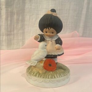 Charming Girl with Dove Figurine 1983 poppyseed collection